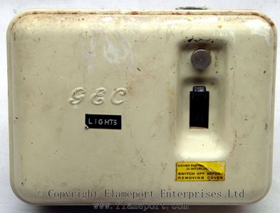 Old GEC 3-way metal fusebox, switch Off