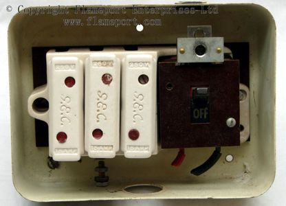 GEC metal fusebox with lid removed