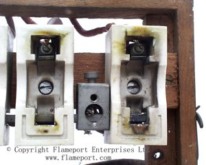 Wooden MEM fusebox showing fuse bases