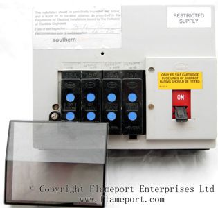 MEMERA 3 fusebox with plastic cover