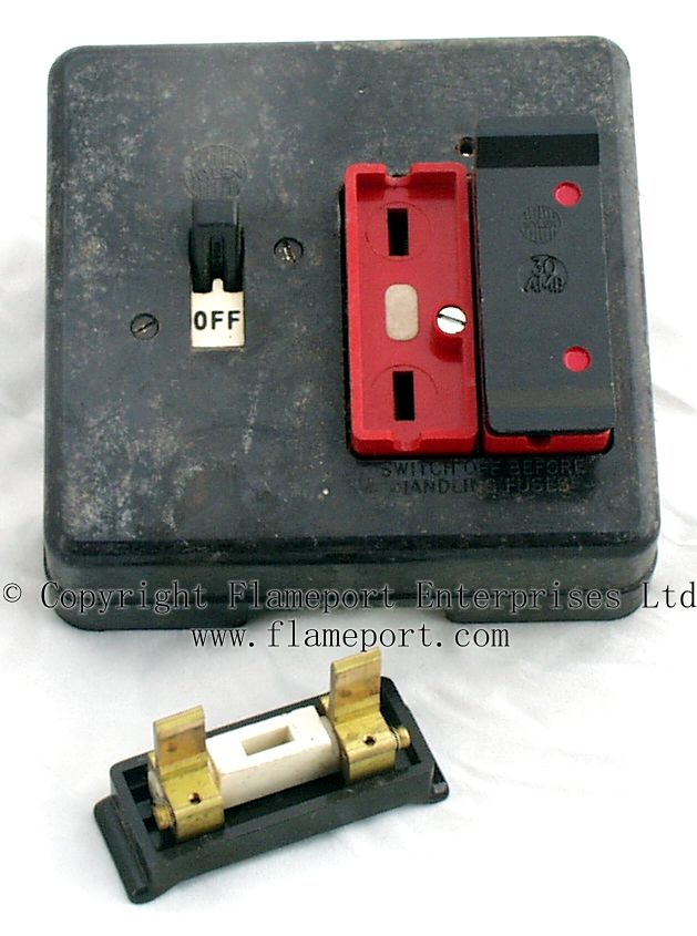 Wylex Standard brown plastic fuseboxes wylex fuse box 