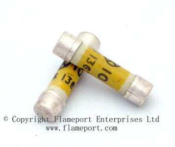 Two 10 amp MK fuses, BS1362