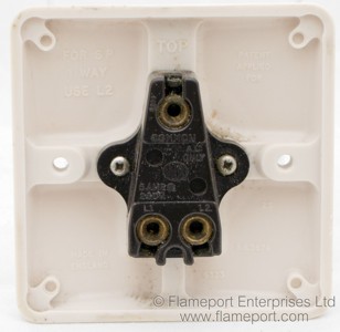 Rear terminals on a two way MK 5 amp light switch