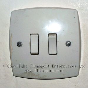 Old MEM light switch, double
