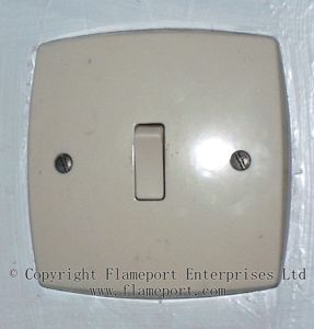 Old MEM light switch, single