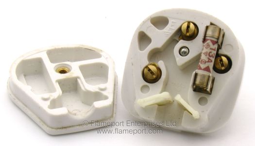 Inside a plastic MK 13A plug with Morphy Richards logo