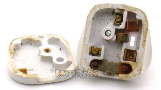 Inside a white Nettle brand 13A plug