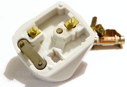 White 13A Electra BS1363 plug