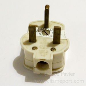 Older style MK 13A BS1363 plug