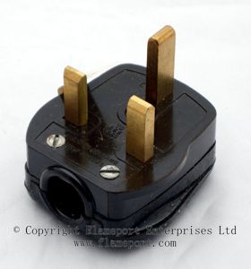 13A 3 pin plug showing unsleeved pins