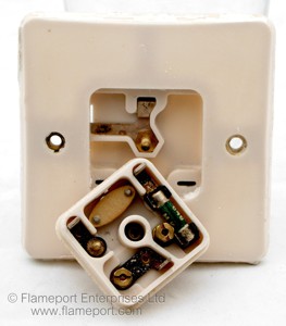 MK Clock Connector showing plug with BS646 fuse inside
