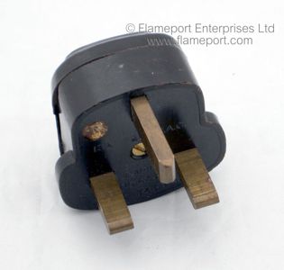 Empire razor adaptor showing BS1363 pins