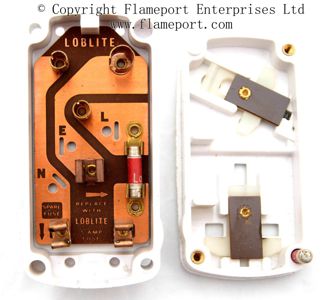 Internals of a Loblite dual 13A and 5A adaptor