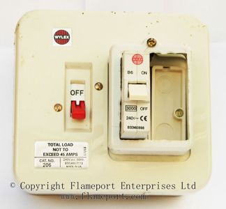 Wylex 45A two way metal fusebox