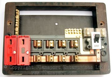 Wylex fusebox with paxolin backplate