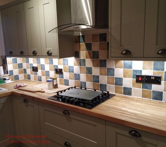 Under cabinet lighting for a kitchen worktop